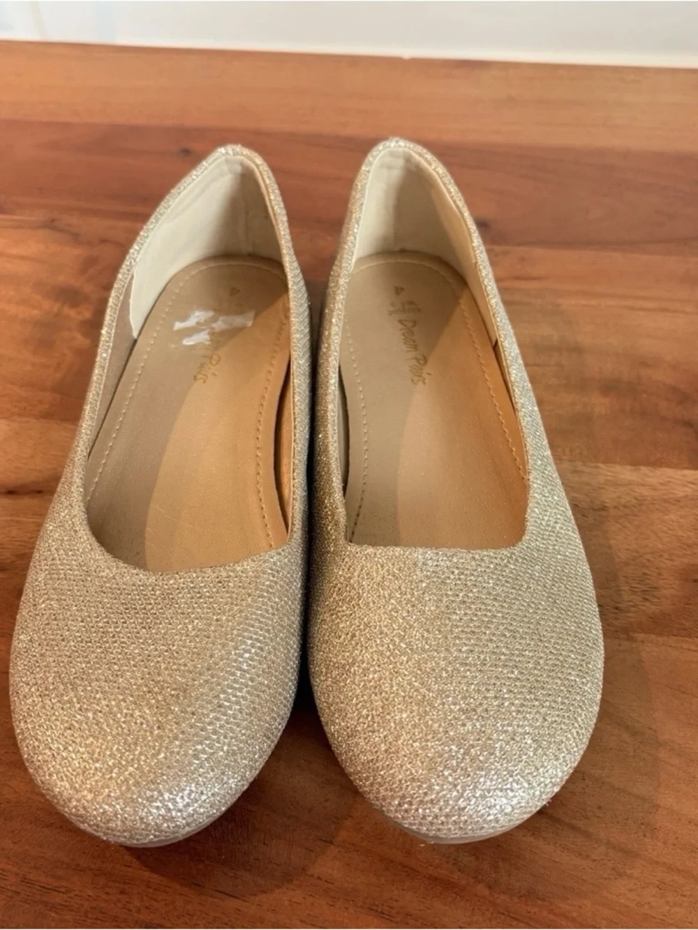 Dream Pairs elegant gold